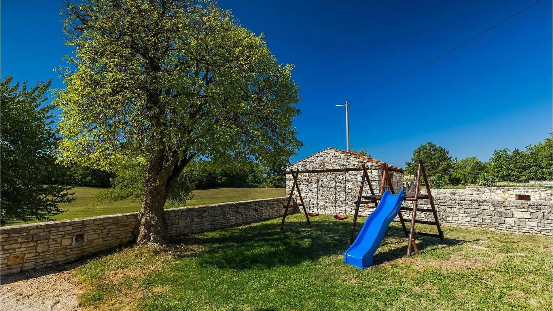 Villa Zaneta Pifari 0*,